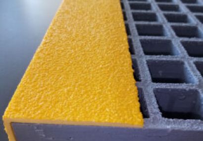 Grating Tread with yellow nosing