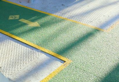 Anti slip walkway cover green and yellow