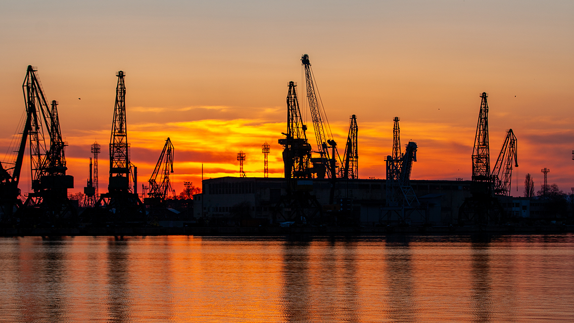 Anti-slip Harbour environment - securing marine area surface